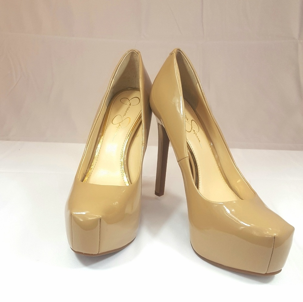 Nude Jessica Simpson Pumps